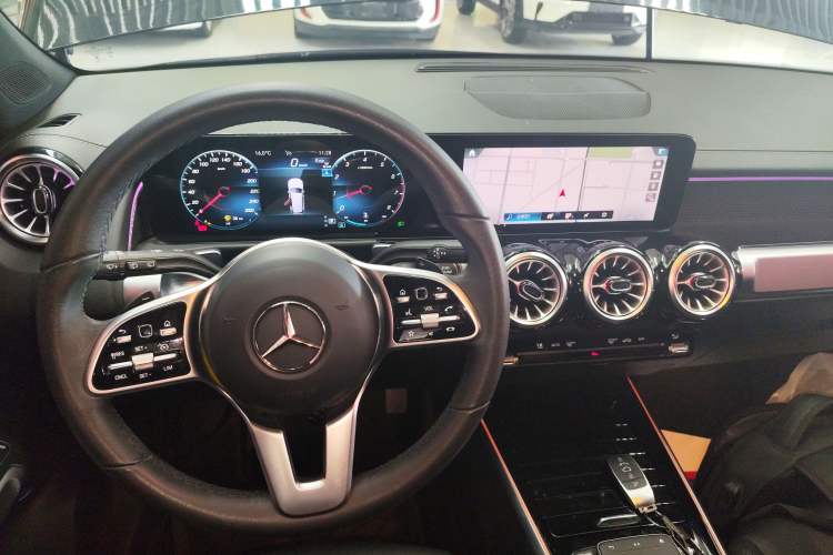 Used Mercedes-Benz GLB 2023 GLB 220 Sport Edition Gear Lever