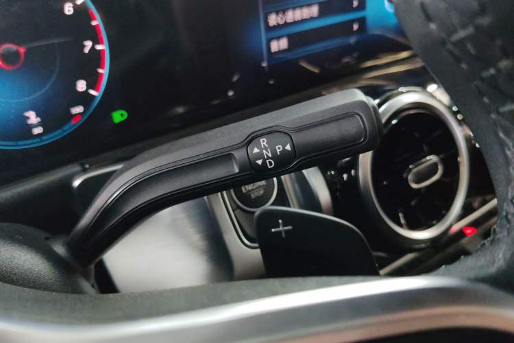 Used Mercedes-Benz GLB 2023 GLB 200 Dynamic Edition Gear Lever
