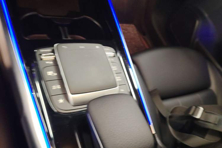 Used Mercedes-Benz GLB 2023 GLB 220 Fashion Model Gear Lever