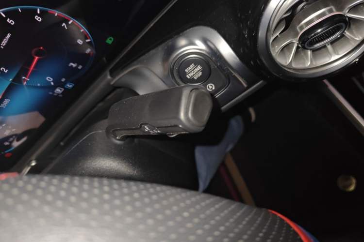 Used Mercedes-Benz GLB 2023 GLB 220 Sport Edition Gear Lever