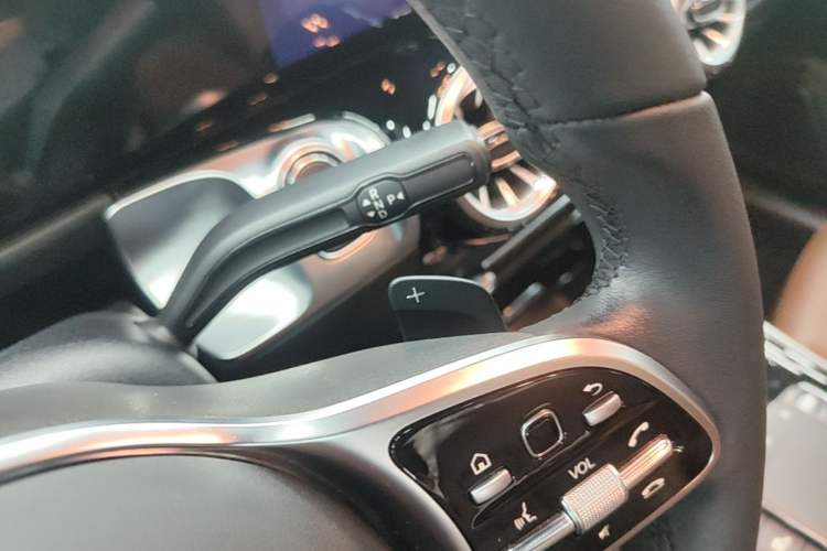 Used Mercedes-Benz GLB 2023 GLB 220 Sport Edition Gear Lever