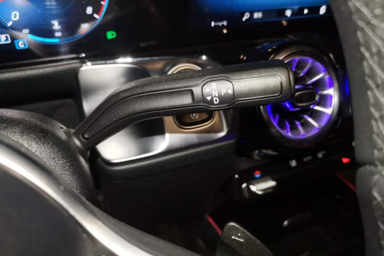 Used Mercedes-Benz GLB 2023 GLB 220 4MATIC Gear Lever