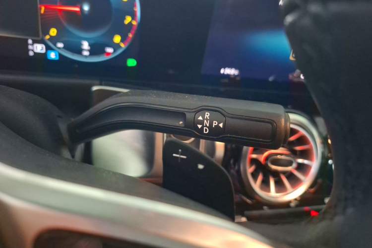 Used Mercedes-Benz GLB 2023 GLB 220 Sport Edition Gear Lever