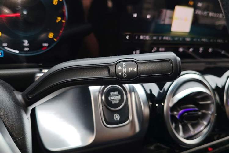 Used Mercedes-Benz GLB 2023 GLB 220 Sport Edition Gear Lever