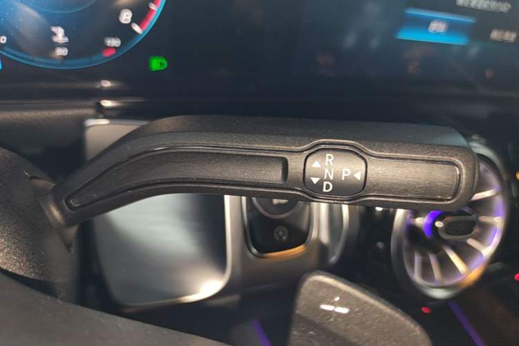 Used Mercedes-Benz GLB 2023 GLB 220 Sport Edition Gear Lever