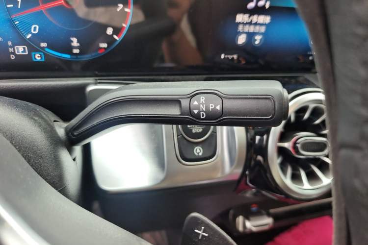 Used Mercedes-Benz GLB 2023 GLB 220 Sport Edition Gear Lever