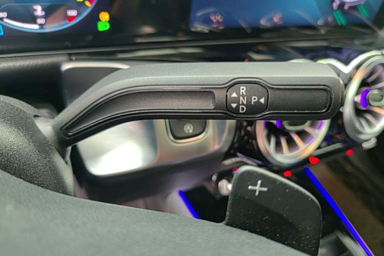 Used Mercedes-Benz GLB 2023 GLB 220 Sport Edition Gear Lever