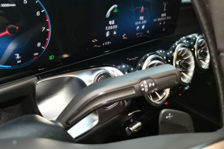 Used Mercedes-Benz GLB 2023 GLB 220 Sport Edition Gear Lever