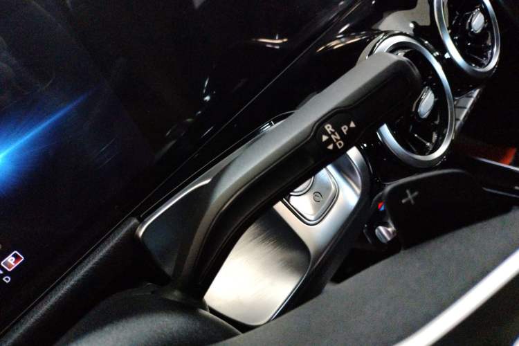 Used Mercedes-Benz GLB 2023 GLB 200 Dynamic Edition Gear Lever