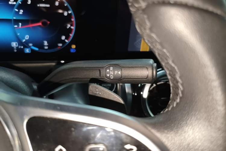 Used Mercedes-Benz GLB 2023 Refresh GLB 200 Fashion Edition Gear Lever