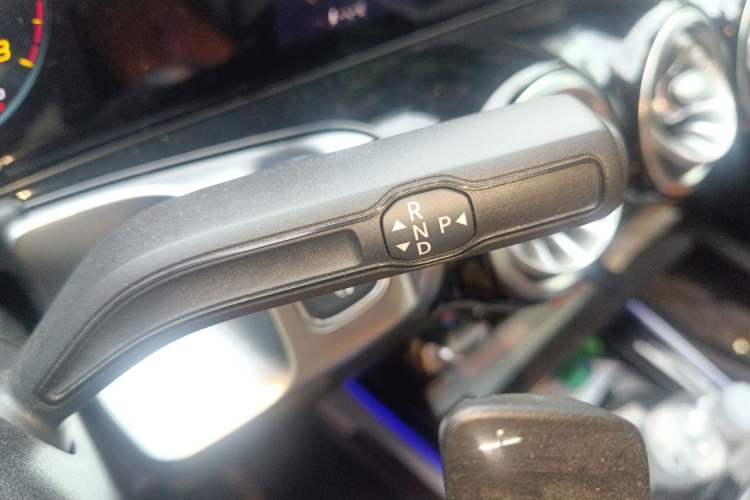 Used Mercedes-Benz GLB 2023 GLB 220 Fashion Model Gear Lever