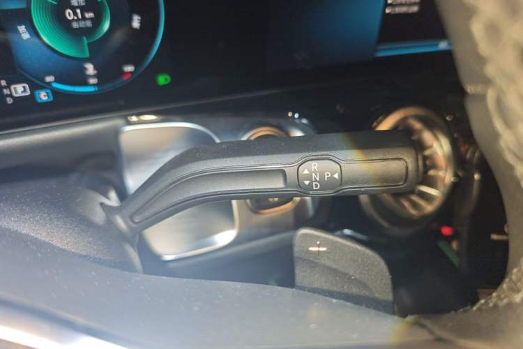 Used Mercedes-Benz GLB 2023 GLB 220 Sport Edition Gear Lever