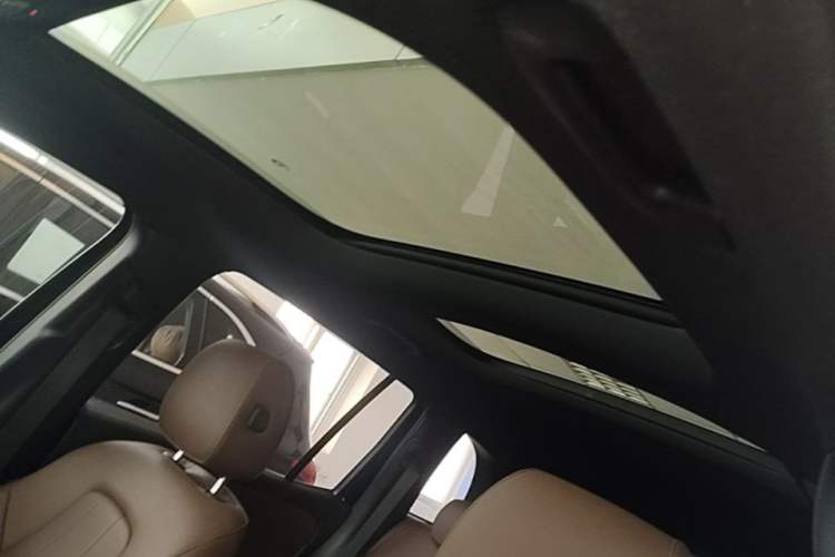 Used Mercedes-Benz GLB 2023 GLB 220 Sport Edition Headliner