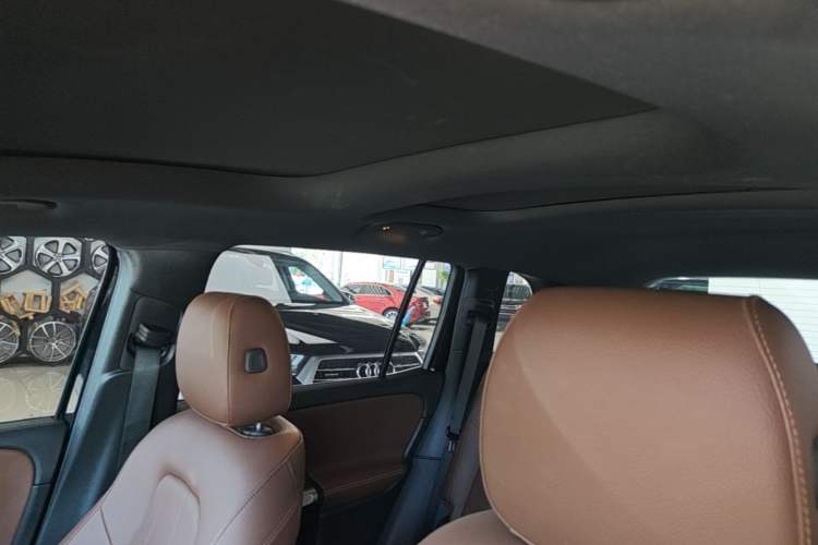 Used Mercedes-Benz GLB 2023 GLB 220 Sport Edition Headliner