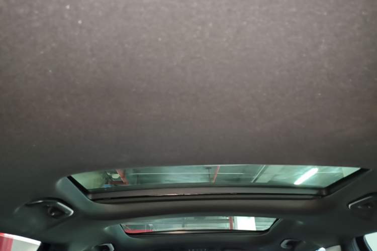 Used Mercedes-Benz GLB 2023 Refresh GLB 200 Fashion Edition Headliner