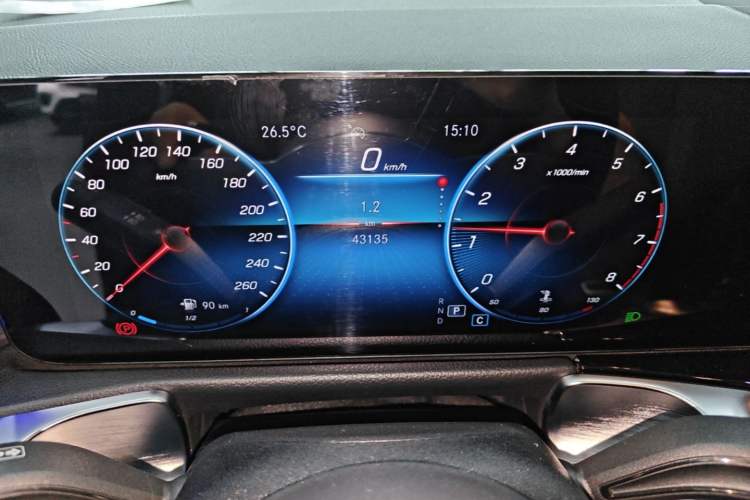 Used Mercedes-Benz GLB 2023 GLB 220 4MATIC Instrument Cluster