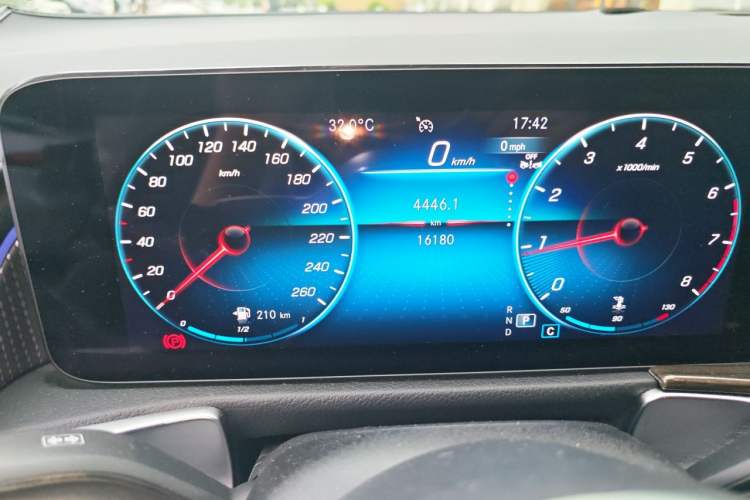 Used Mercedes-Benz GLB 2023 GLB 220 Fashion Model Instrument Cluster