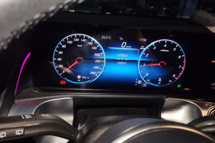 Used Mercedes-Benz GLB 2023 GLB 220 4MATIC Instrument Cluster