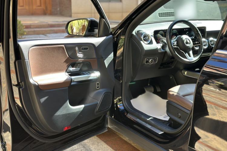 Used Mercedes-Benz GLB 2023 GLB 220 Fashion Model Interior 15