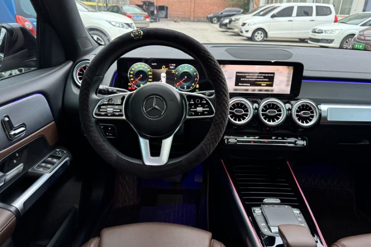 Used Mercedes-Benz GLB 2023 Refreshed GLB 200 Dynamic Edition Interior 2
