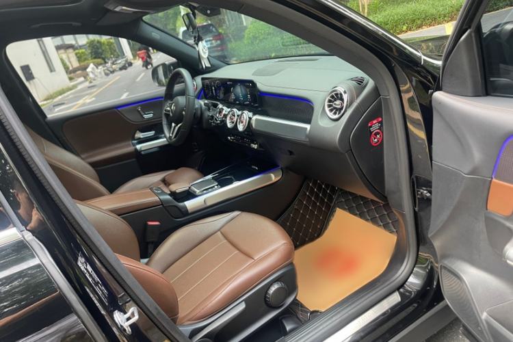 Used Mercedes-Benz GLB 2023 GLB 220 Sport Edition Interior 5