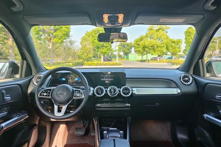 Used Mercedes-Benz GLB 2023 GLB 220 Sport Edition Interior 6