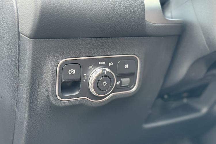 Used Mercedes-Benz GLB 2023 GLB 220 Sport Edition Interior 7