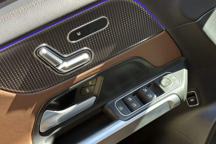 Used Mercedes-Benz GLB 2023 GLB 220 Fashion Model Interior 7