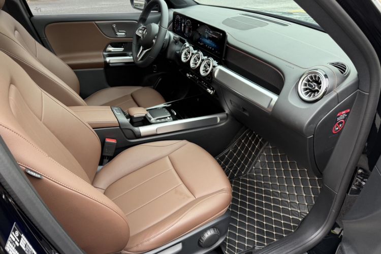 Used Mercedes-Benz GLB 2023 GLB 220 Sport Edition Interior 8