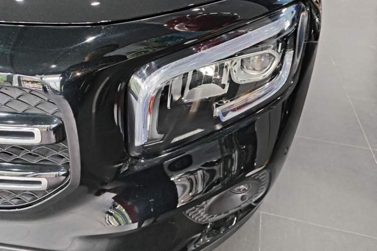 Used Mercedes-Benz GLB 2023 GLB 220 4MATIC Left Front Headlight