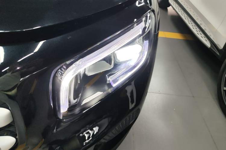 Used Mercedes-Benz GLB 2023 GLB 220 Sport Edition Left Front Headlight