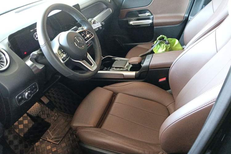 Used Mercedes-Benz GLB 2023 GLB 220 Sport Edition Left Front Seat