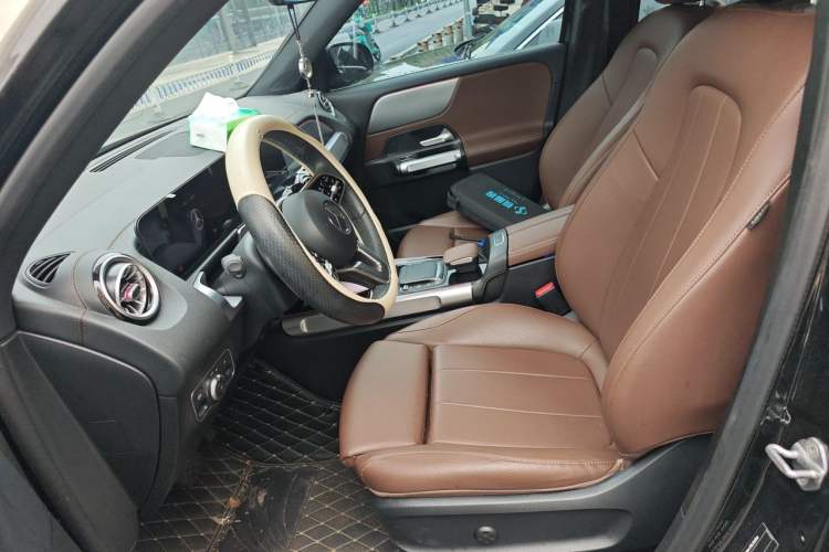 Used Mercedes-Benz GLB 2023 GLB 200 Fashion Model Left Front Seat