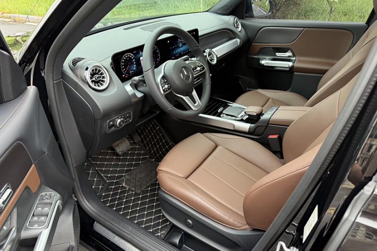 Used Mercedes-Benz GLB 2023 GLB 220 Sport Edition Left Front Seat
