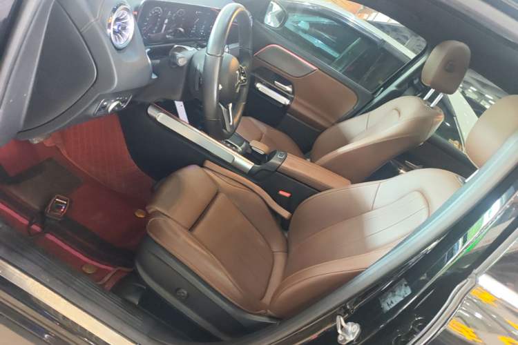 Used Mercedes-Benz GLB 2023 GLB 220 Sport Edition Left Front Seat