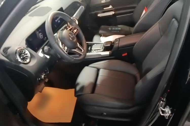 Used Mercedes-Benz GLB 2023 GLB 220 Fashion Model Left Front Seat