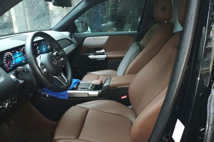 Used Mercedes-Benz GLB 2023 GLB 200 Dynamic Edition Left Front Seat