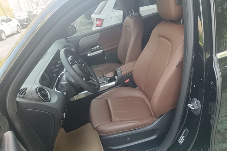 Used Mercedes-Benz GLB 2023 Refresh GLB 200 Fashion Edition Left Front Seat