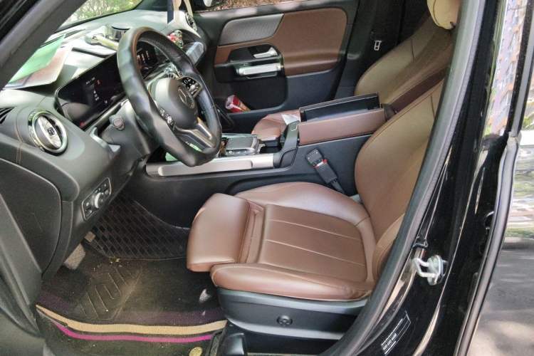 Used Mercedes-Benz GLB 2023 GLB 220 Sport Edition Left Front Seat
