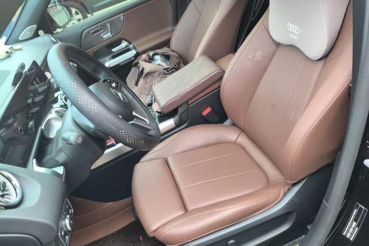 Used Mercedes-Benz GLB 2023 GLB 220 Fashion Model Left Front Seat