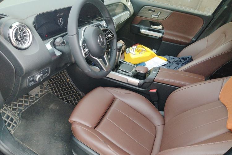 Used Mercedes-Benz GLB 2023 GLB 220 Fashion Model Left Front Seat