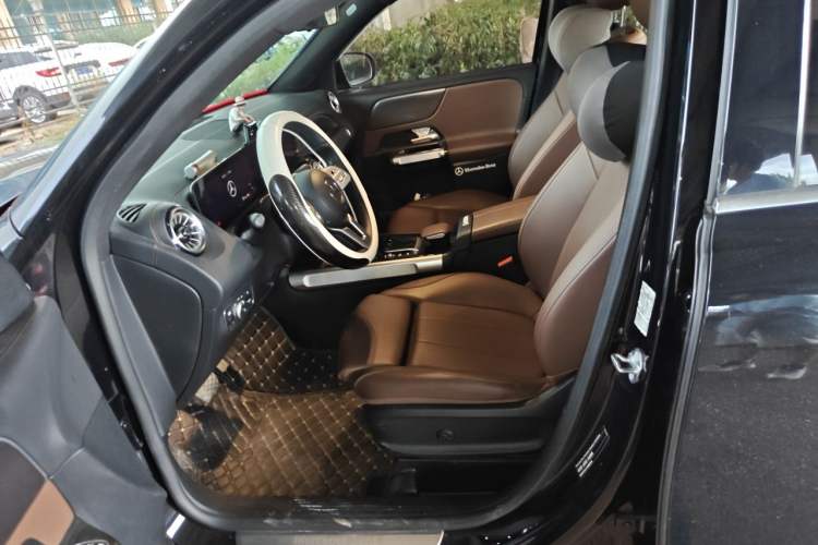 Used Mercedes-Benz GLB 2023 GLB 220 Sport Edition Left Front Seat