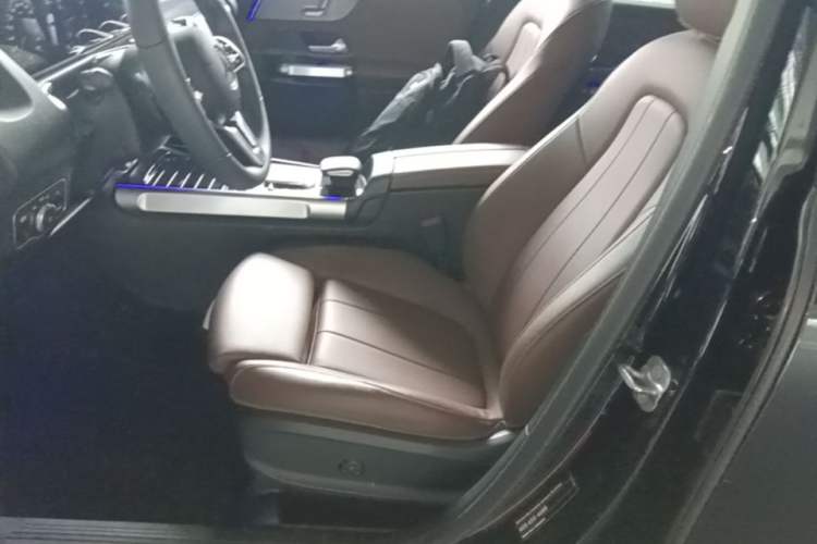 Used Mercedes-Benz GLB 2023 GLB 220 Fashion Model Left Front Seat