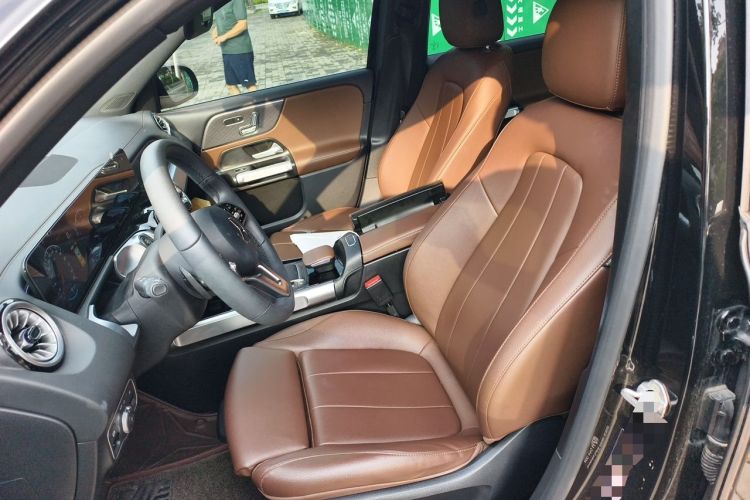 Used Mercedes-Benz GLB 2023 GLB 220 Fashion Model Left Front Seat