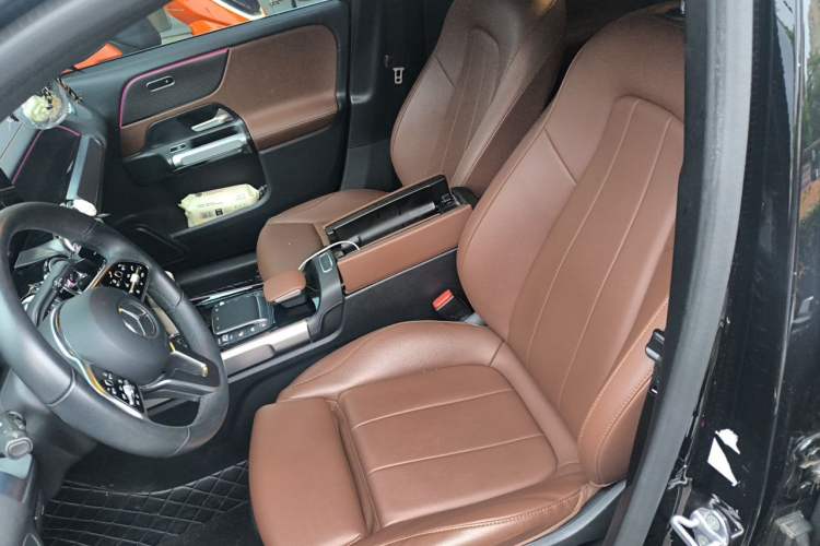 Used Mercedes-Benz GLB 2023 GLB 200 Fashion Model Left Front Seat
