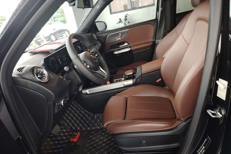 Used Mercedes-Benz GLB 2023 GLB 220 Sport Edition Left Front Seat