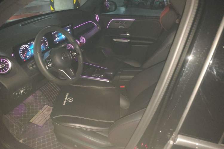 Used Mercedes-Benz GLB 2023 GLB 220 Fashion Model Left Front Seat