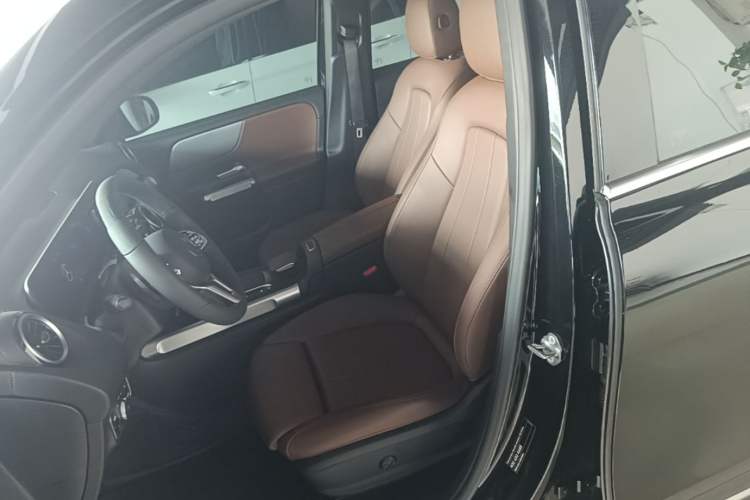 Used Mercedes-Benz GLB 2023 Refreshed GLB 200 Dynamic Edition Left Front Seat