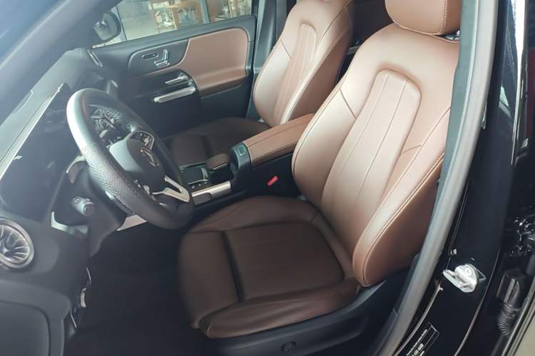 Used Mercedes-Benz GLB 2023 GLB 220 Fashion Model Left Front Seat