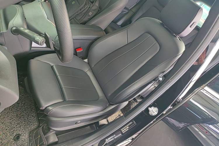 Used Mercedes-Benz GLB 2023 GLB 220 Sport Edition Left Front Seat